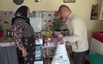 O asociație din Onești le-a făcut iarna mai ușoară bătrânilor: hornuri curățate și alimente oferite cu ajutorul donațiilor