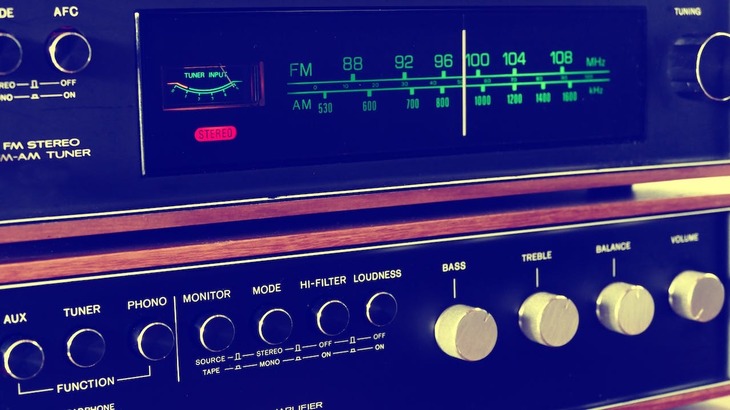 CNA aprobă transferul frecvențelor Jurnal FM către Radio Vocea Evangheliei. Decizie controversată pentru piața media din România